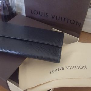 Black Louis Vuitton wallet